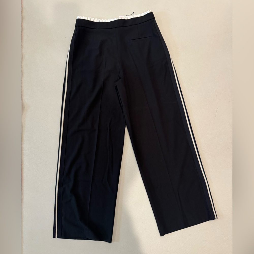 Zara Women’s Black Joggers with White Accents - Picture 2 of 2